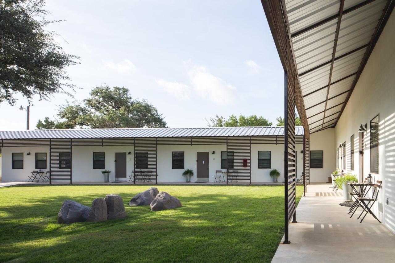 Hotel Flora And Fauna Wimberley Ngoại thất bức ảnh